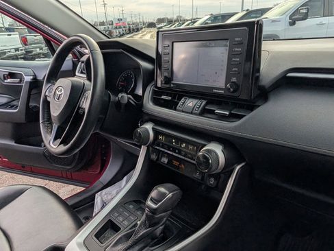 Used 2020 Toyota RAV4 XLE Premium image 24