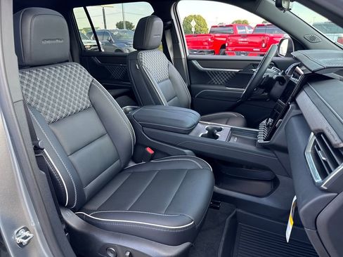 New 2026 GMC Acadia Denali w/ Super Cruise Package AWD/4WD image 11