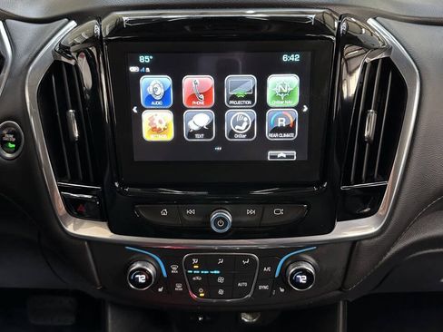 Used 2019 Chevrolet Traverse LT w/ LPO, Floor Liner Package FWD image 32