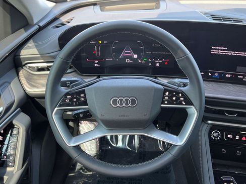 Used 2025 Audi Q5 Premium Plus AWD/4WD image 24