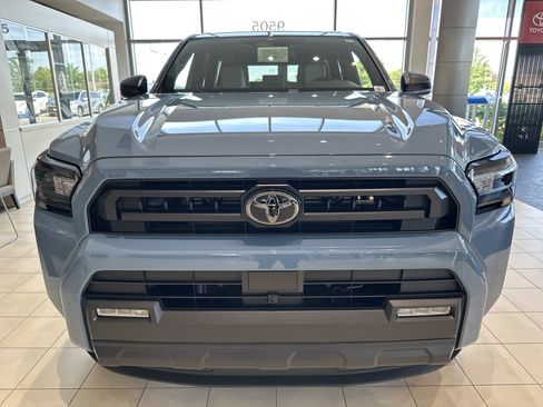 New 2026 Toyota 4Runner SR5 AWD/4WD image 5