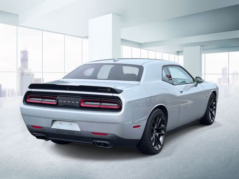 Used 2021 Dodge Challenger R/T Scat Pack RWD image 4