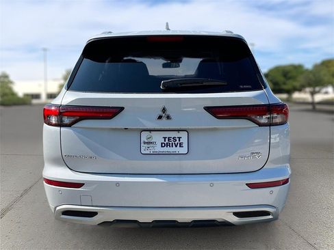 New 2025 Mitsubishi Outlander SEL image 6