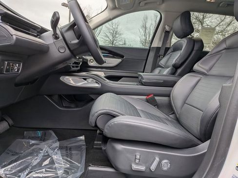 New 2026 Lincoln Nautilus Reserve image 16