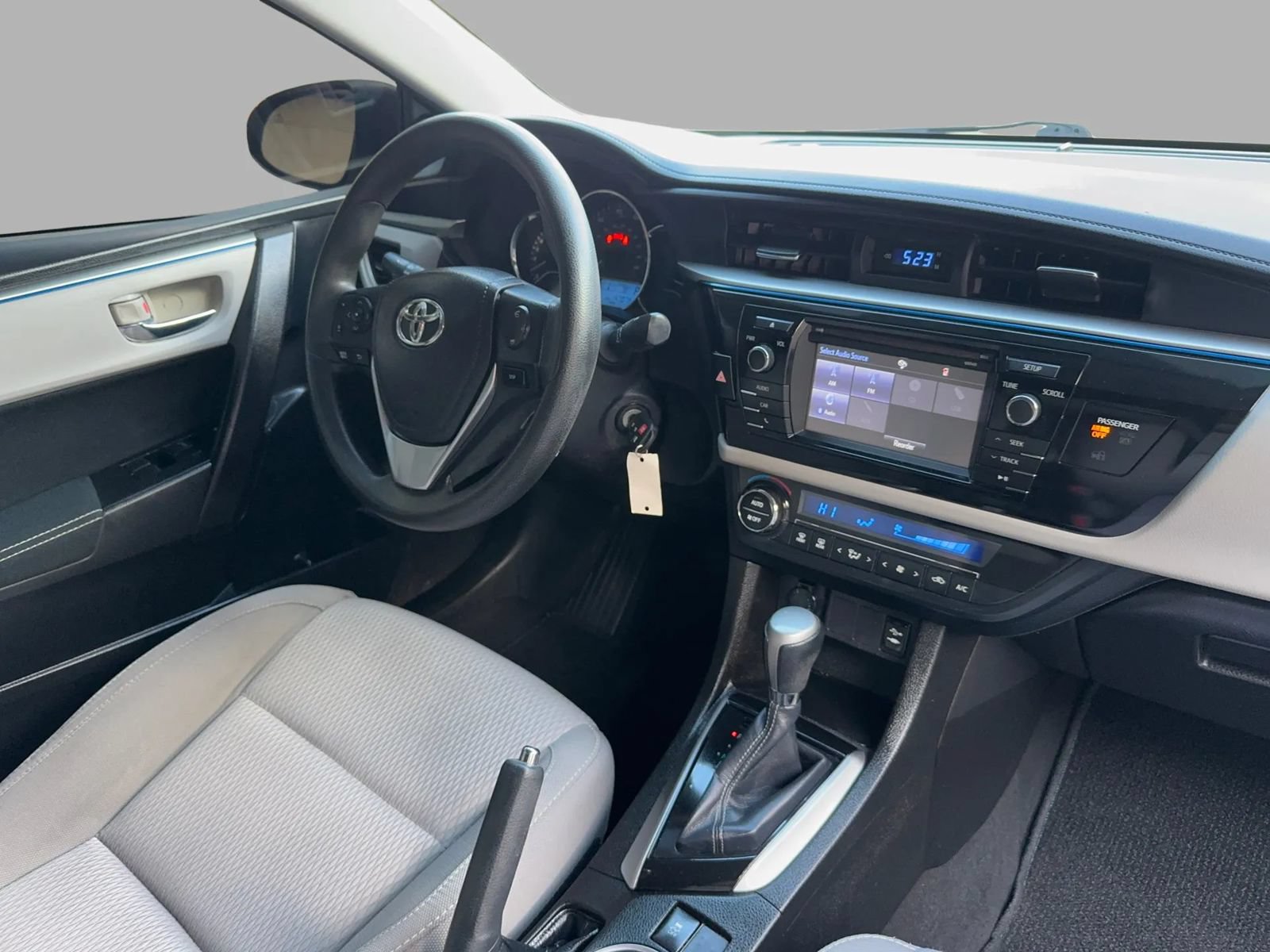 Used 2015 Toyota Corolla LE FWD image 29