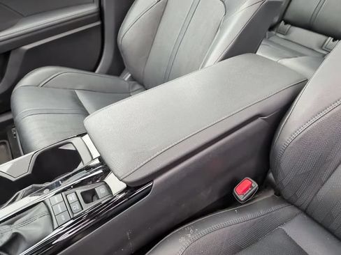 Used 2025 Toyota Camry XSE w/ Premium Plus Package AWD/4WD image 19