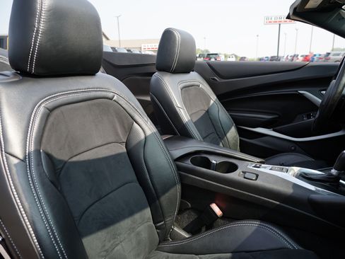 Used 2016 Chevrolet Camaro SS image 13