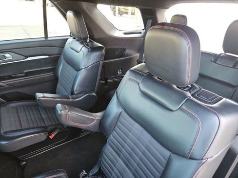 Used 2025 Ford Explorer ST-Line image 22