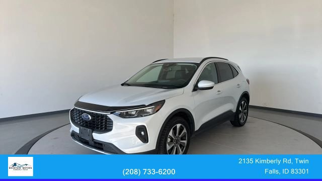 Used 2025 Ford Escape Platinum AWD/4WD image 3