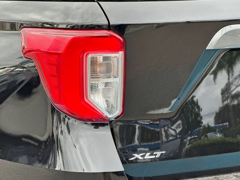 Used 2022 Ford Explorer XLT w/ Equipment Group 202A image 28