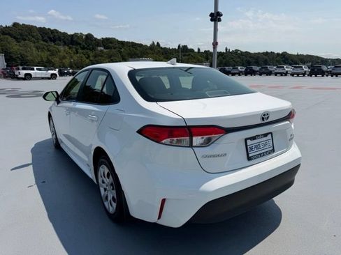 Used 2024 Toyota Corolla LE AWD/4WD image 5
