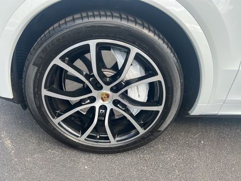 Used 2019 Porsche Cayenne Turbo AWD/4WD image 5