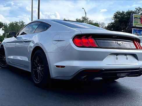 Used 2019 Ford Mustang Coupe RWD image 4