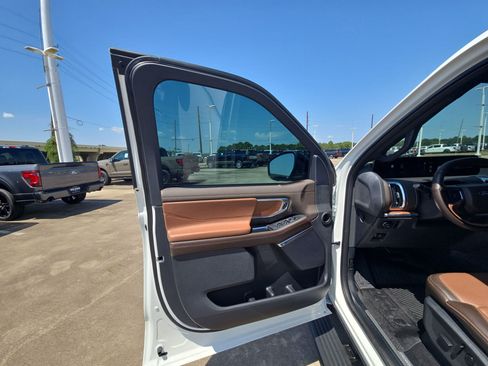 Used 2025 Ford Expedition King Ranch AWD/4WD image 13
