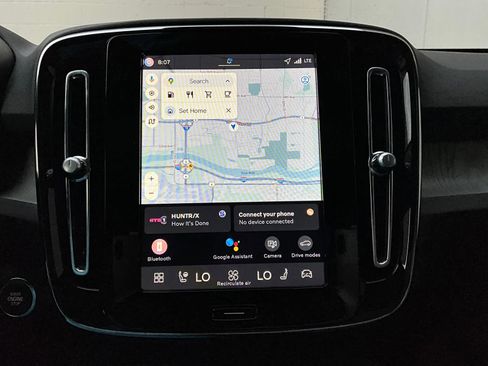 New 2026 Volvo XC40 B5 Plus w/ Protection Package Premier image 20