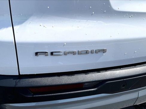 Used 2025 GMC Acadia Elevation image 32