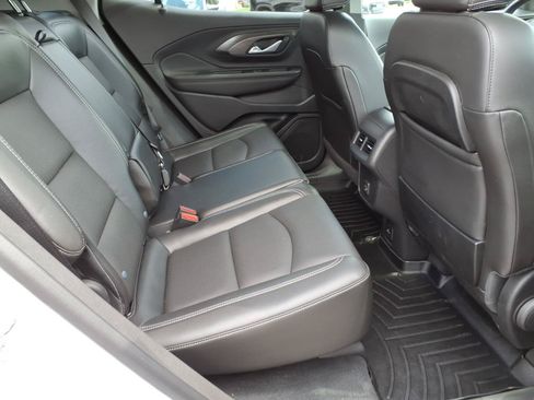 Certified 2022 GMC Terrain SLT w/ Infotainment Package II AWD/4WD image 29