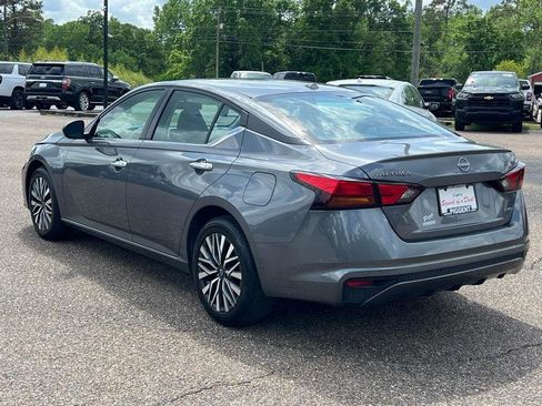 Used 2024 Nissan Altima 2.5 SV image 8