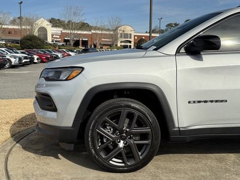 New 2026 Jeep Compass Latitude image 12