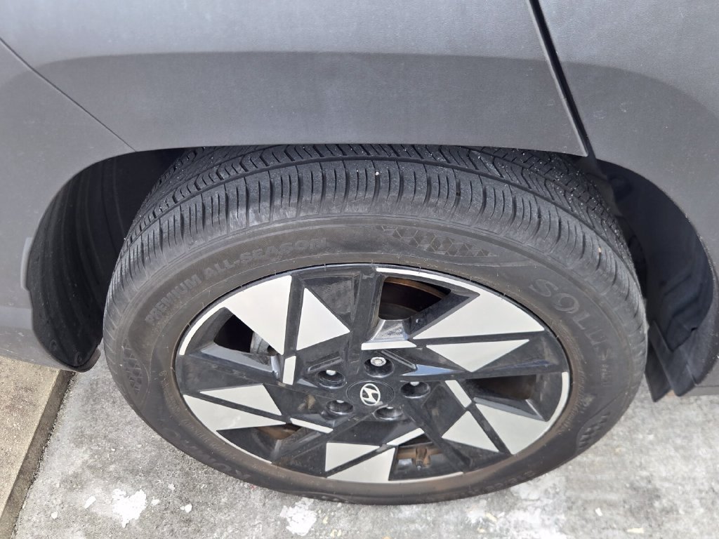 Used 2024 Hyundai Kona SEL FWD image 6