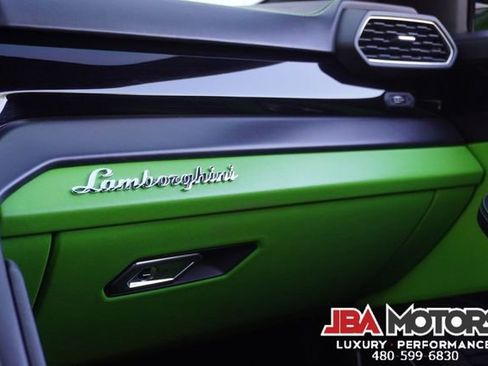 Used 2021 Lamborghini Urus AWD/4WD image 23