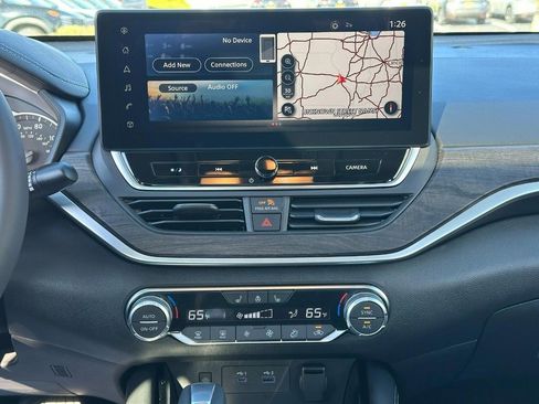 New 2025 Nissan Altima 2.5 SL image 8