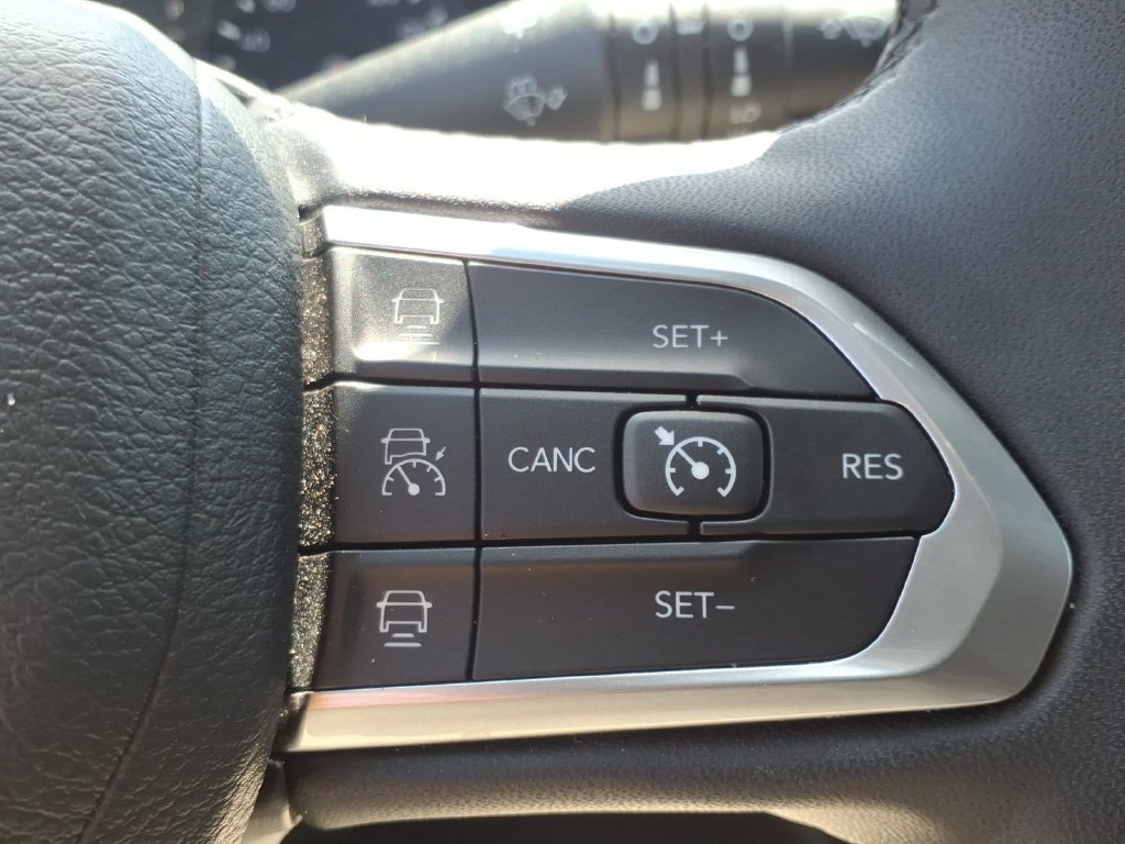 Used 2024 Jeep Compass Latitude AWD/4WD image 19