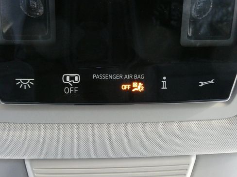 New 2025 Volkswagen Tiguan SE image 17