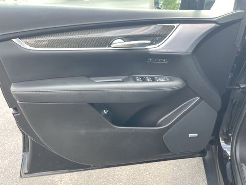 Used 2023 Cadillac XT5 Sportv w/ LPO, Floor Liner Package AWD/4WD image 17