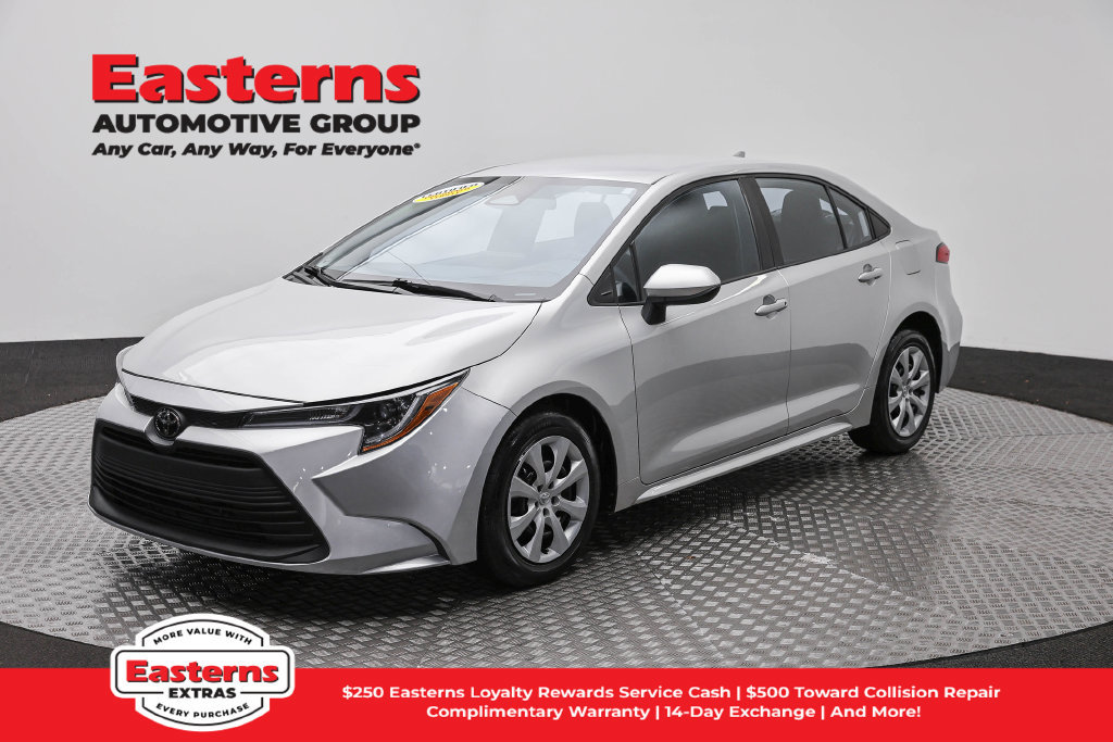 Used 2024 Toyota Corolla LE FWD image 1