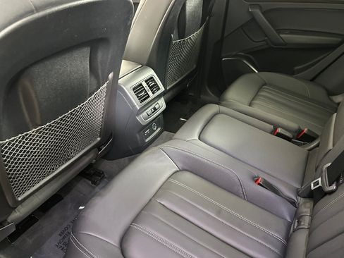 Used 2023 Audi Q5 2.0T Premium w/ Convenience Package AWD/4WD image 11