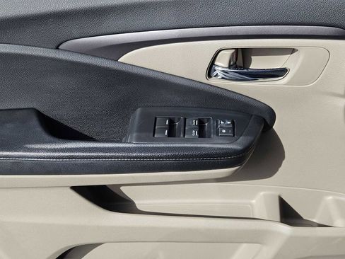 Used 2016 Honda Pilot LX image 21