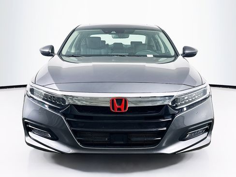 Used 2019 Honda Accord Touring image 2