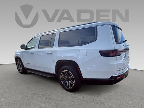 Used 2024 Jeep Wagoneer L Series II w/ Flexible Seating Group image 6