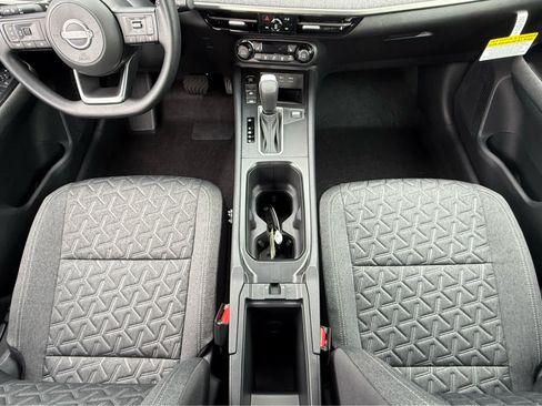 Used 2026 Nissan Kicks SV w/ SV Premium Package AWD/4WD image 17