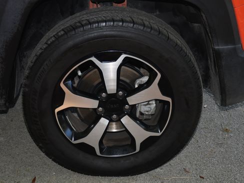 Used 2021 Jeep Renegade Trailhawk w/ Trailer Tow Group AWD/4WD image 21