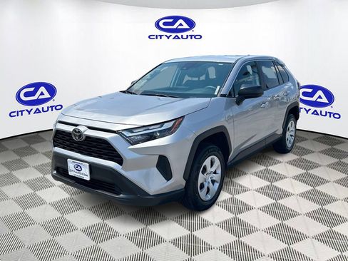 Used 2025 Toyota RAV4 LE AWD/4WD image 8