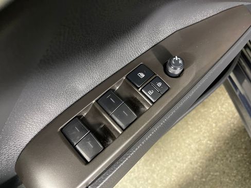 Used 2022 Toyota Camry SE w/ Convenience Package image 16