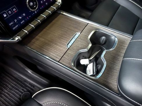 Certified 2024 GMC Acadia Denali w/ Super Cruise Package image 28