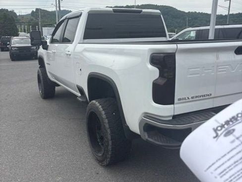 Used 2022 Chevrolet Silverado 2500 LT w/ Convenience Package AWD/4WD image 15