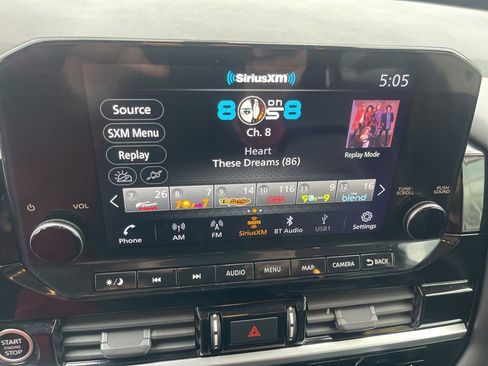 Used 2023 Nissan Pathfinder SL image 25