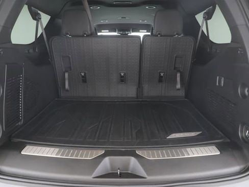 Used 2025 Chevrolet Suburban RST image 30