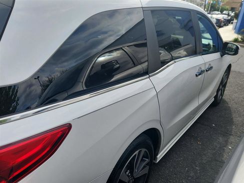 Used 2024 Honda Odyssey Touring image 3