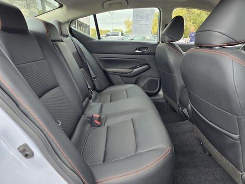 Used 2024 Nissan Altima 2.5 SR image 11