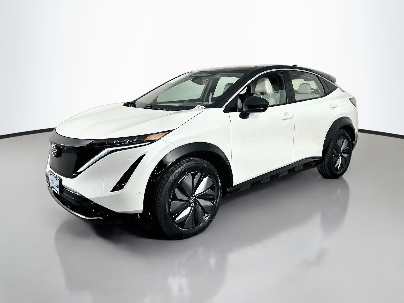 Used 2024 Nissan Ariya FWD image 3