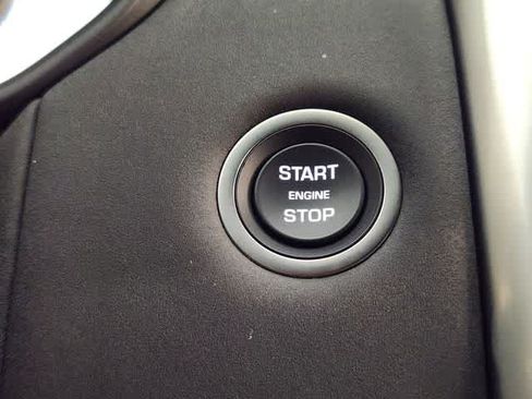Used 2025 Land Rover Discovery S AWD/4WD image 21