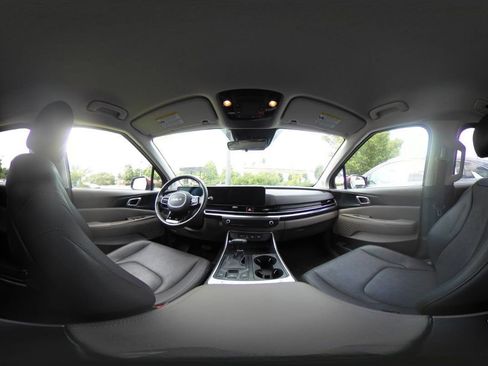 Used 2026 Kia Carnival FWD image 45