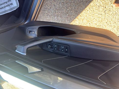 Used 2024 Volkswagen Tiguan SE image 15