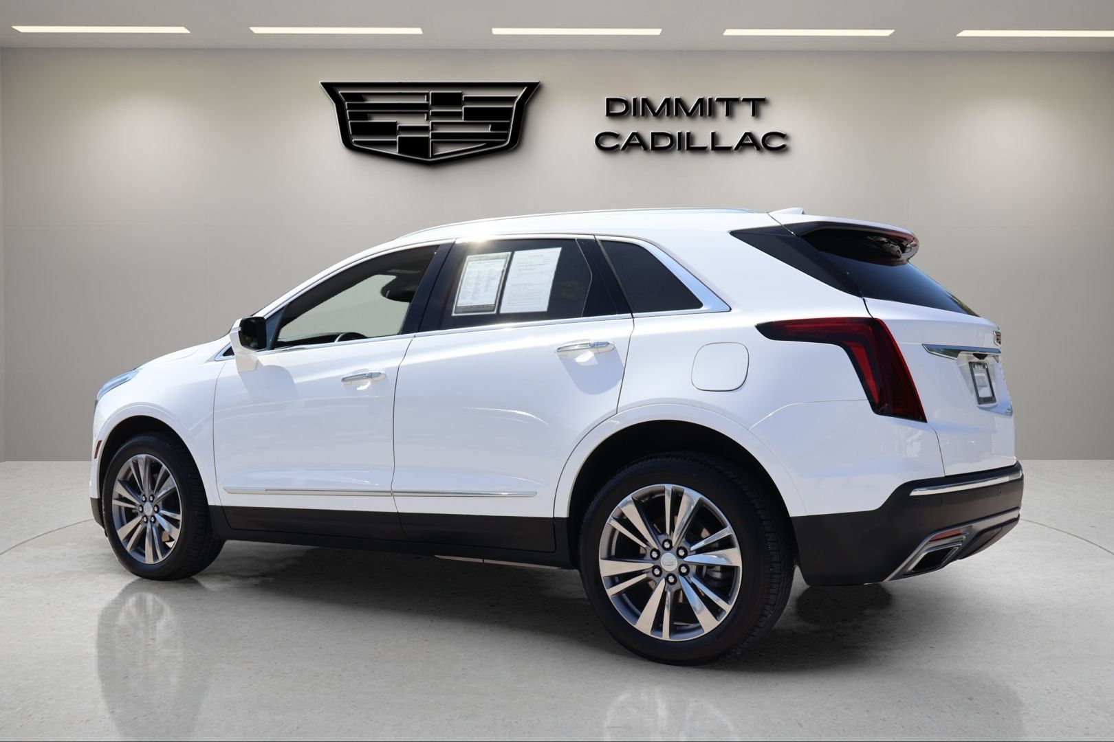 Used 2024 Cadillac XT5 Premium Luxury FWD image 7