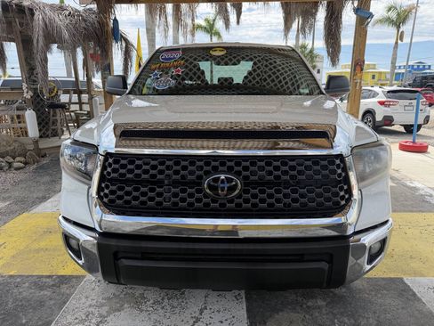Used 2020 Toyota Tundra SR5 w/ SR5 Upgrade Package RWD image 2